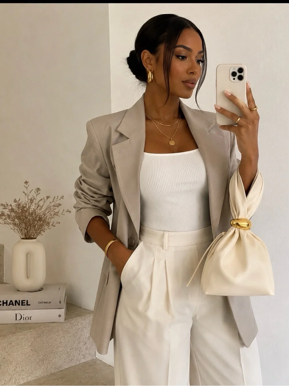 Elegant Cream Knot-Top Women's Bag with Gold Accent